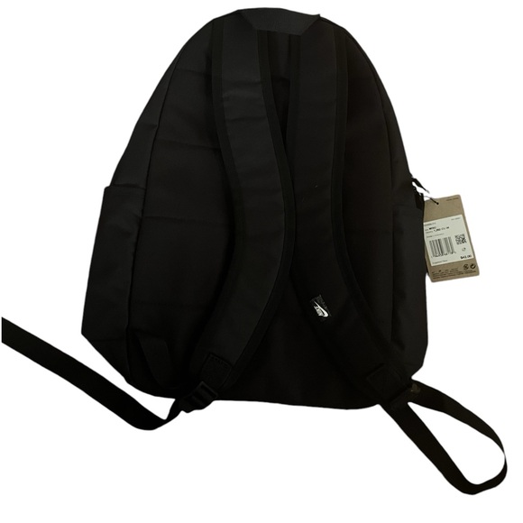 Nike Backpack with Tags - Picture 2 of 2